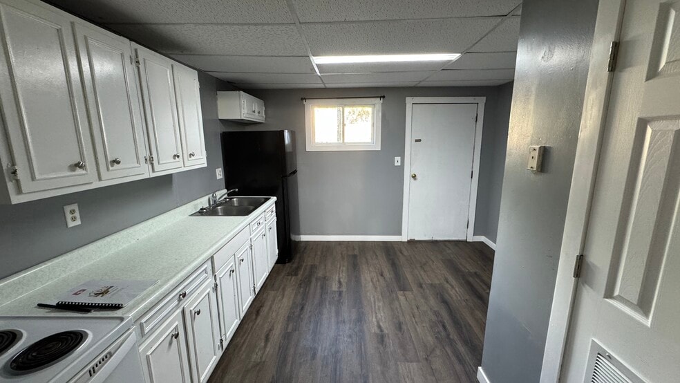 Building Photo - 511 N Platte Ave