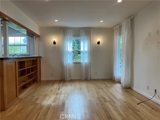 Building Photo - 908 Parkman Ave