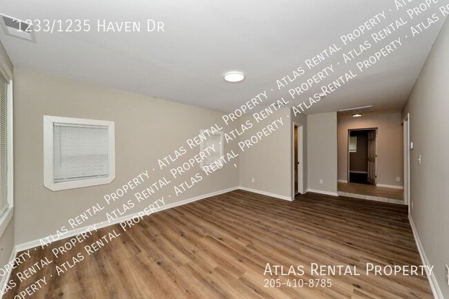 Building Photo - 1233/1235 Haven Dr-