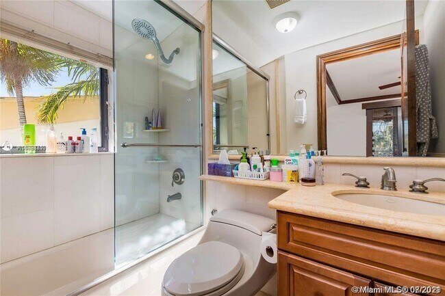 Building Photo - 181 Harbor Dr