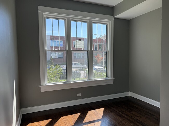 Building Photo - 3312 W Le Moyne St