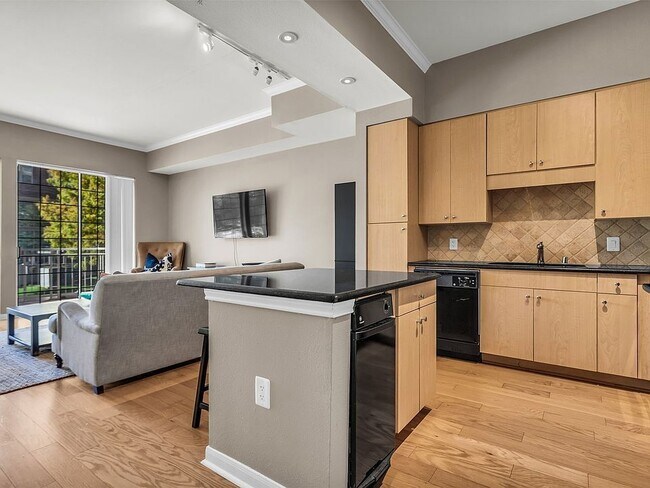 Building Photo - 3225 Turtle Creek Blvd Blvd