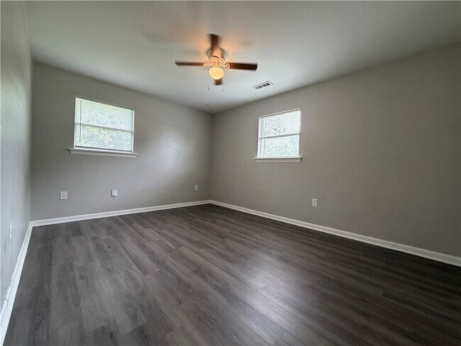 Building Photo - 1309 S Washington Ave