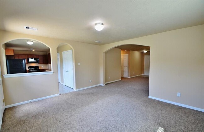 Building Photo - 5015 Willow Point Dr