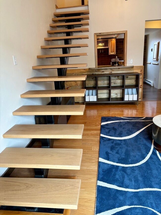 Building Photo - 1 Bed 1 Bath Condo in the heart of Down Town!