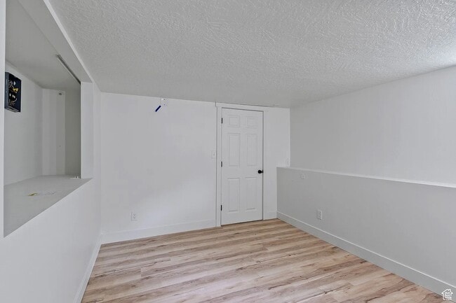 Building Photo - 208 Ogden Canyon Rd