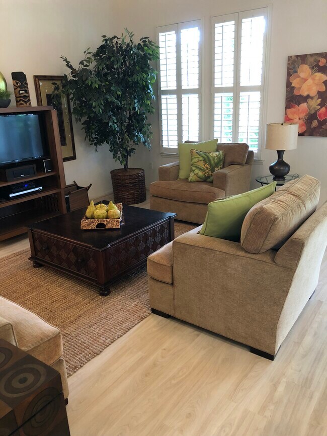 LR - 92-1212 Olani St