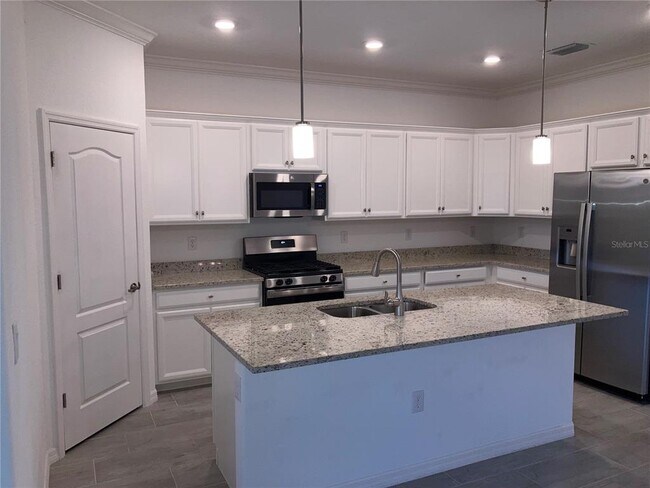 Building Photo - 6511 Clairborne Ln