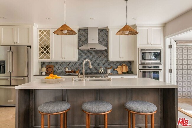 Building Photo - 11349 Canton Dr