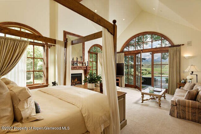 Building Photo - 650 Pioneer Springs Ranch Rd