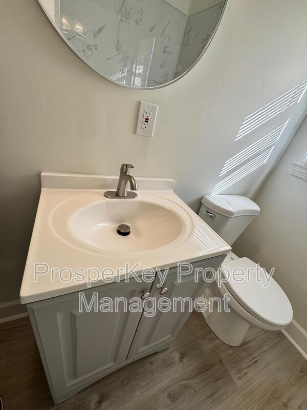 Building Photo - 4211 Searcy St