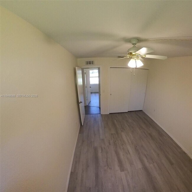 Building Photo - 21548 Seyburn Terrace