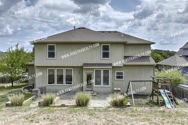 Building Photo - Gorgeous Home in Northwest Olathe-Availabl...