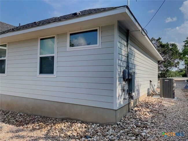 Building Photo - 1131 Yaupon