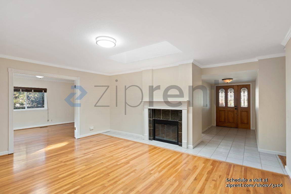 Building Photo - 1565 Klamath Dr