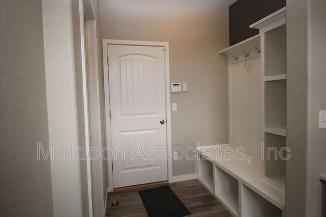 Building Photo - 2322 Pelican Bay Dr