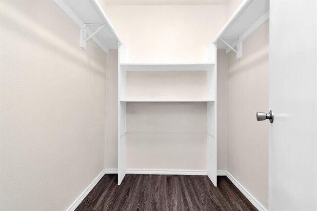 Building Photo - 915 Eleanor St