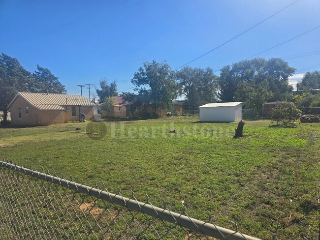 Building Photo - 316 N Walnut St