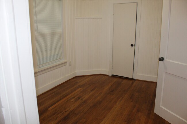 Building Photo - 2713 Cochran St
