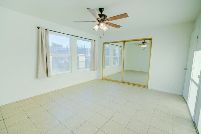 Building Photo - **** MOVE IN SPECIAL-FREE FIRST MONTH RENT...