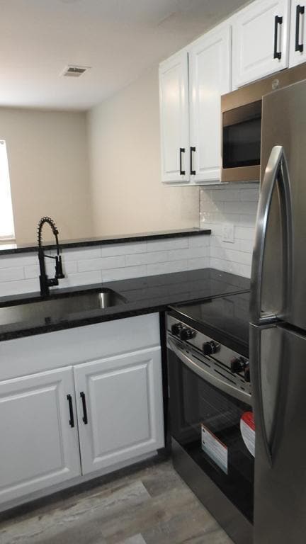 Building Photo - 5934 Elmwood Ave