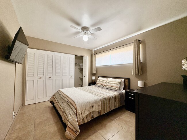 Building Photo - 2819 N Woodland Ave