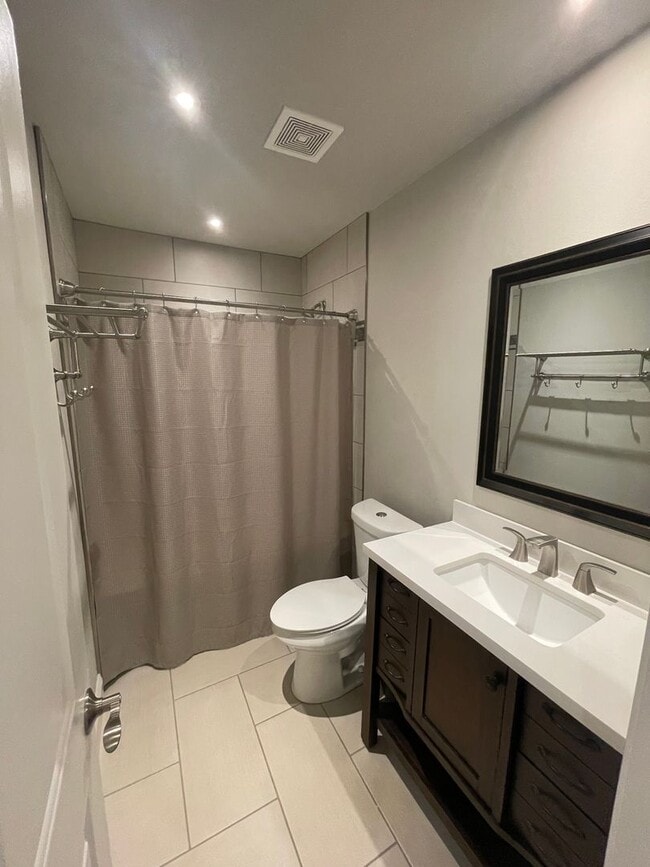 Building Photo - Available May!