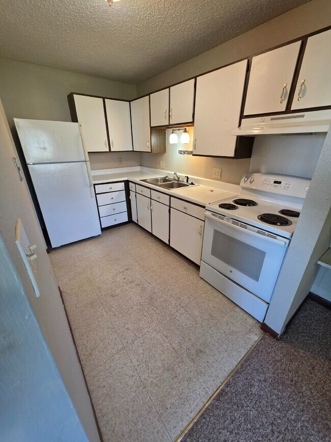 Building Photo - *WINTER MOVE-IN SPECIAL* 1 Bedroom | 1 Bat...