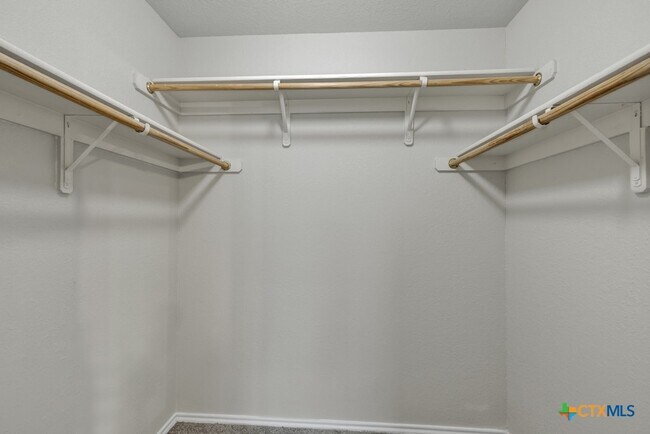 Building Photo - 3429 Rob Roy St