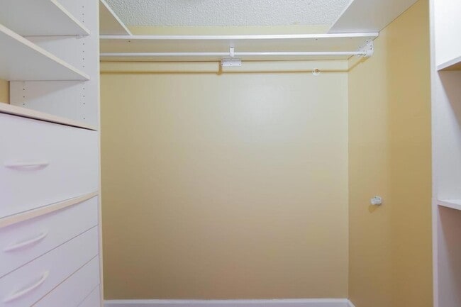 Building Photo - 890 N Federal Hwy