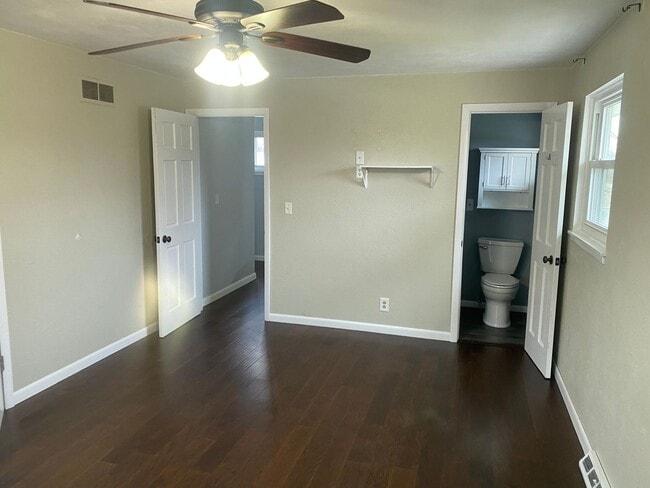 Building Photo - House in Morton, IL - 3 Bedroom/ 2.5 Baths
