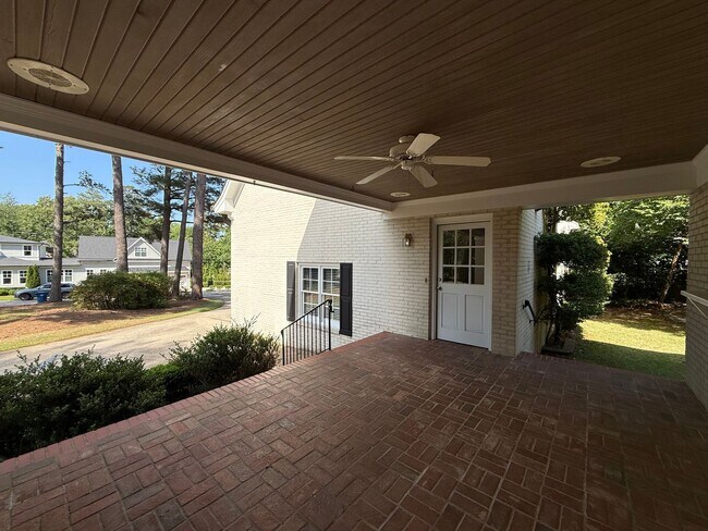 Building Photo - **OFFERING REFUNDABLE APPLICATION FEES** Incredible 5BD, 4.5BA House in Downtown Raleigh on Over ...