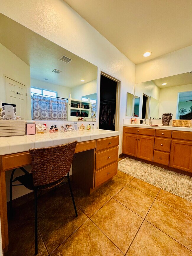 Building Photo - 47398 Manteca Ct