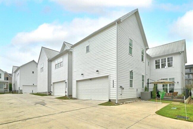 Building Photo - 4806 Springdale Rd