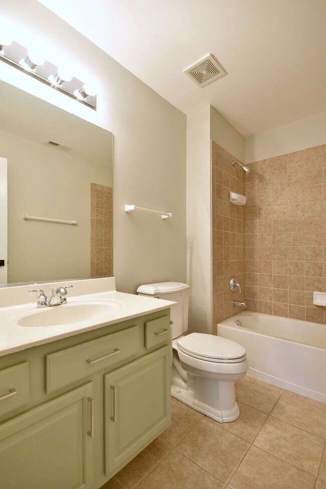 Building Photo - 982 Indigo Ct