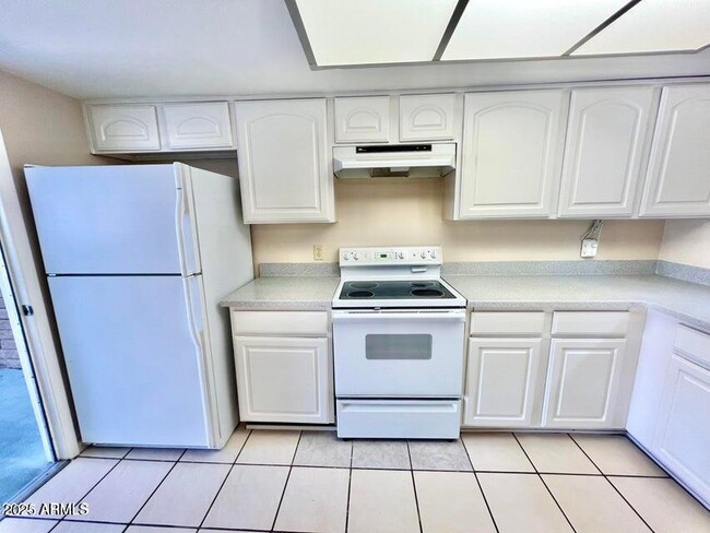 Building Photo - 5433 N 79th Pl