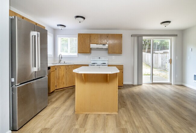 Building Photo - 5823 186th Ave Ct E