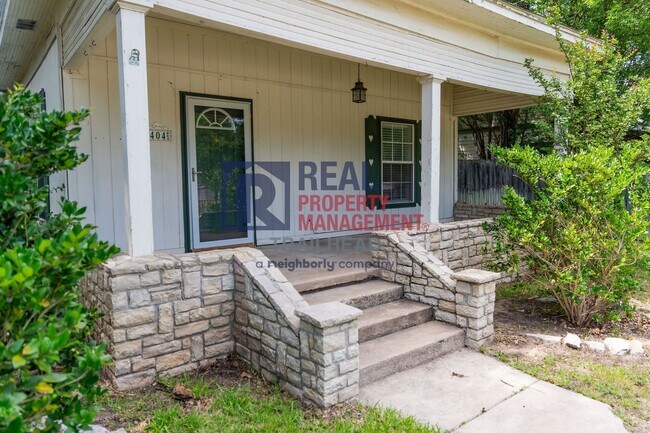 Building Photo - Cozy 2 Bedroom Home Near Historic Downtown Glen Rose