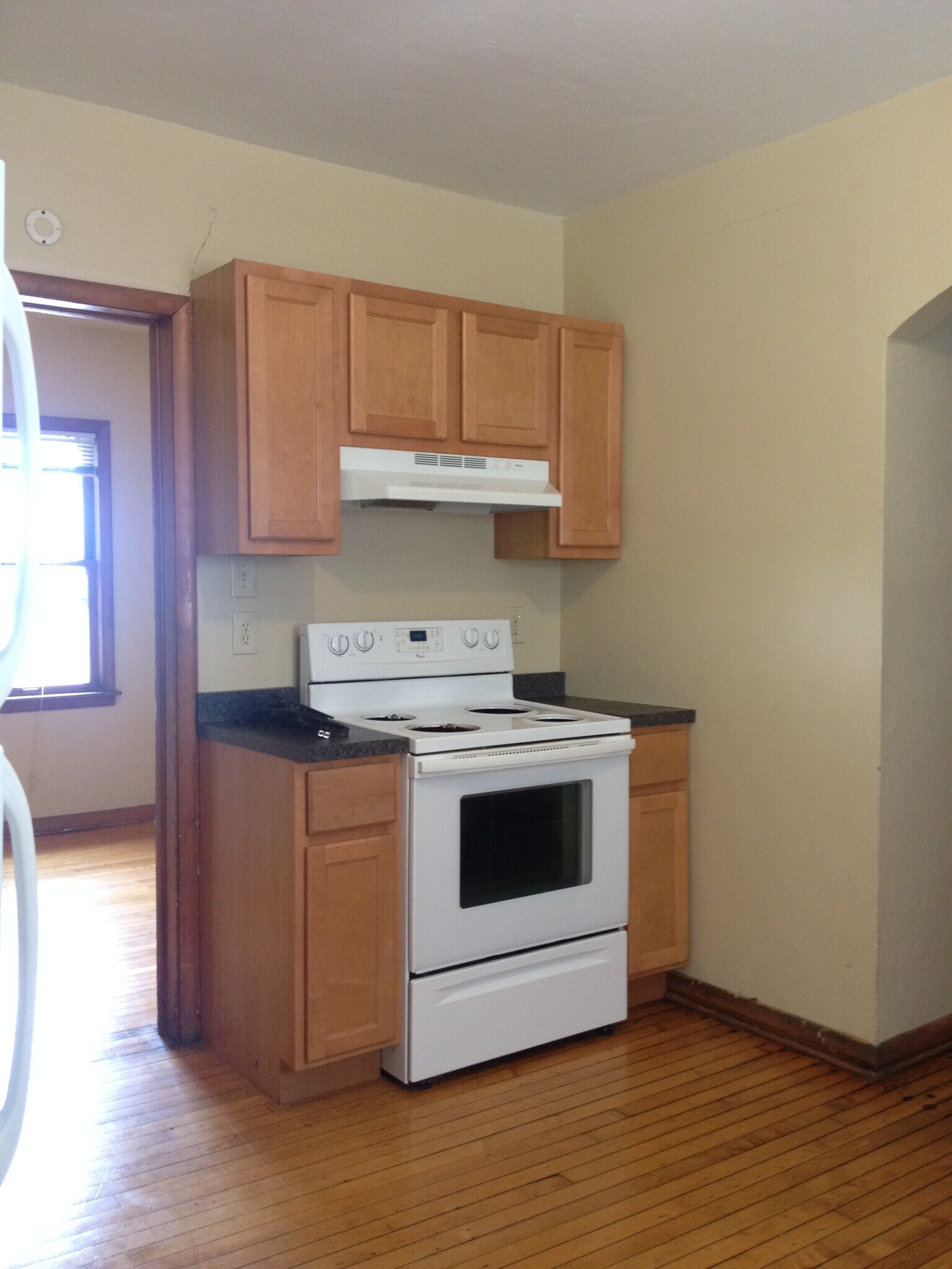 Building Photo - 2421 S Howell Ave