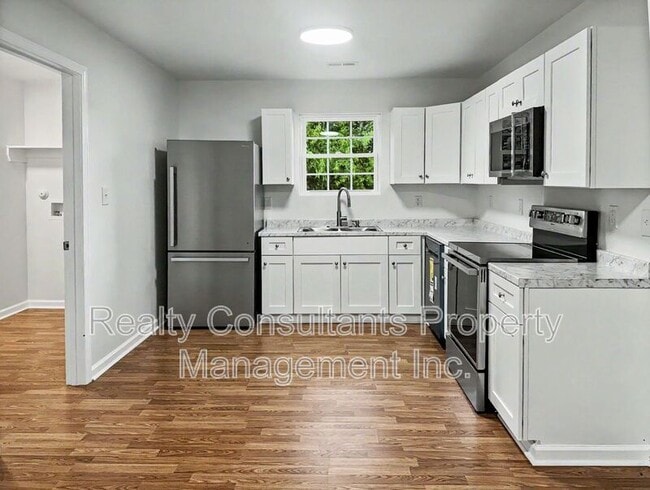 Building Photo - 3248 Chandler St