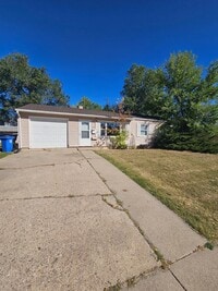 Building Photo - 3 BD | 1 BA | HOUSE | ATTACHED GARAGE | SO...