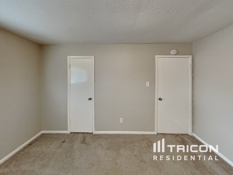 Building Photo - 5711 Kiowa Timbers Dr
