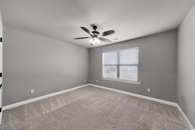 Building Photo - 15 Cimarron Cir