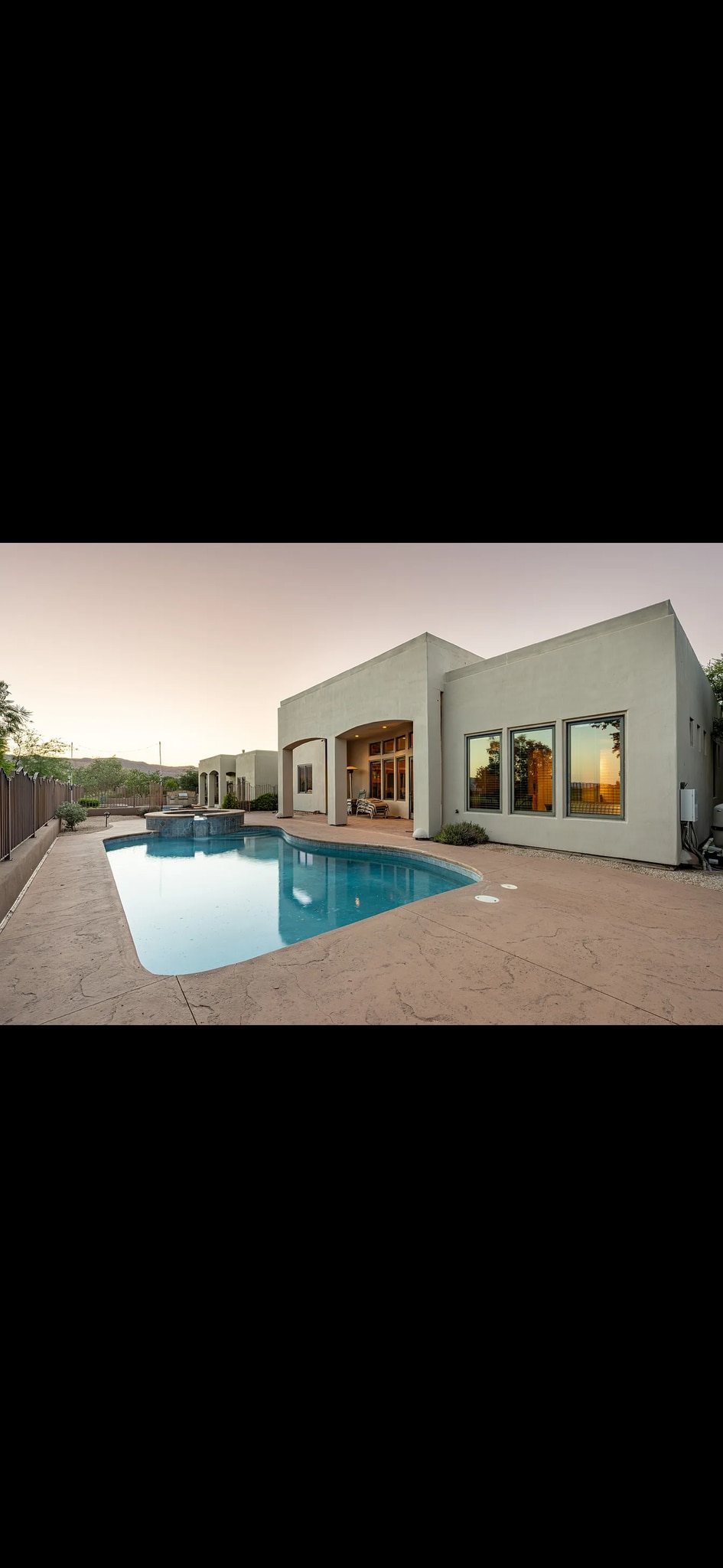 Building Photo - 1747 W Red Cloud Cir