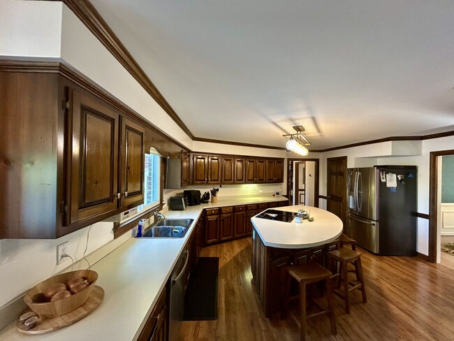 Building Photo - 805 De La Fayette Ct