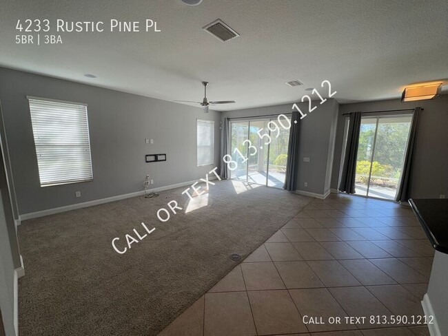 Building Photo - Spacious Wesley Chapel Home