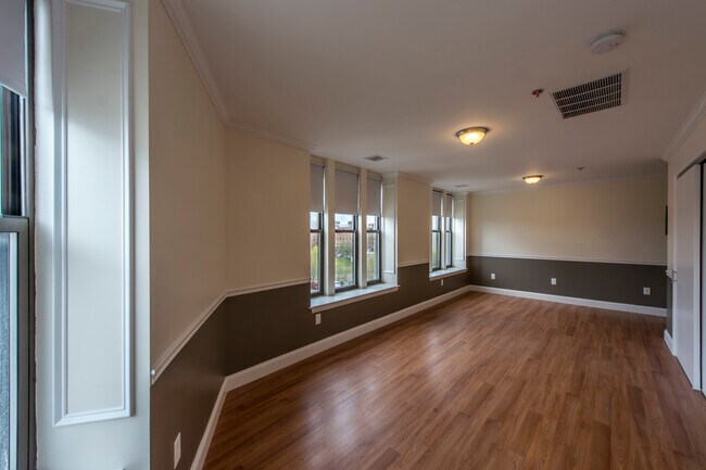 Building Photo - 1084 Boylston St