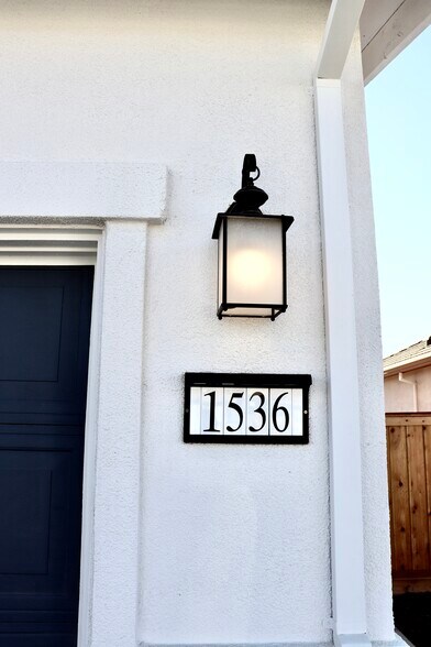 Building Photo - 1536 Minories Dr