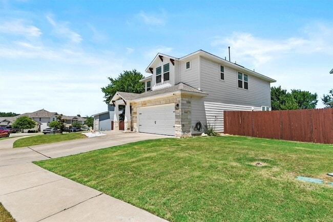 Building Photo - 324 Gaida Loop