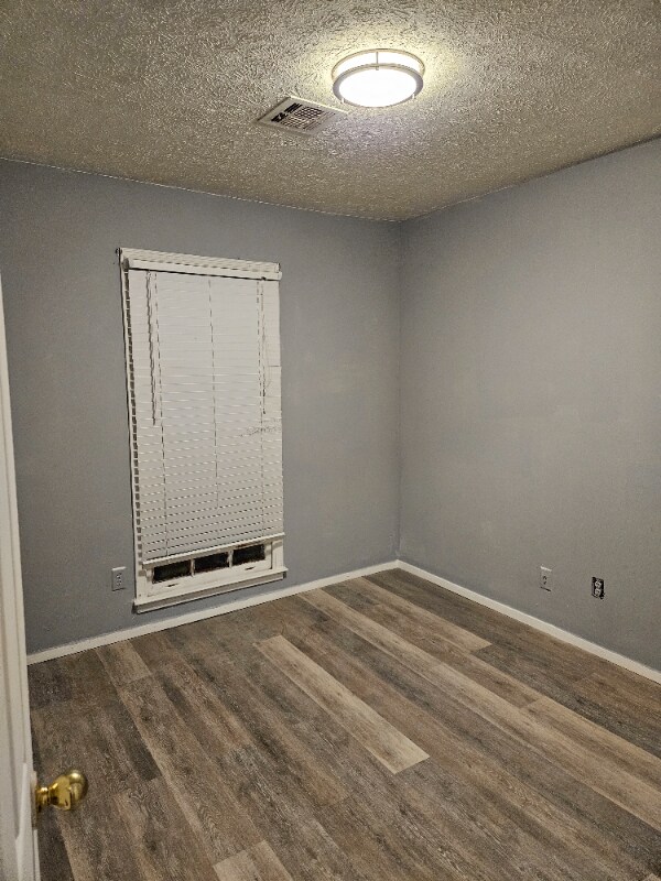 Building Photo - 4001 Piedmont Dr